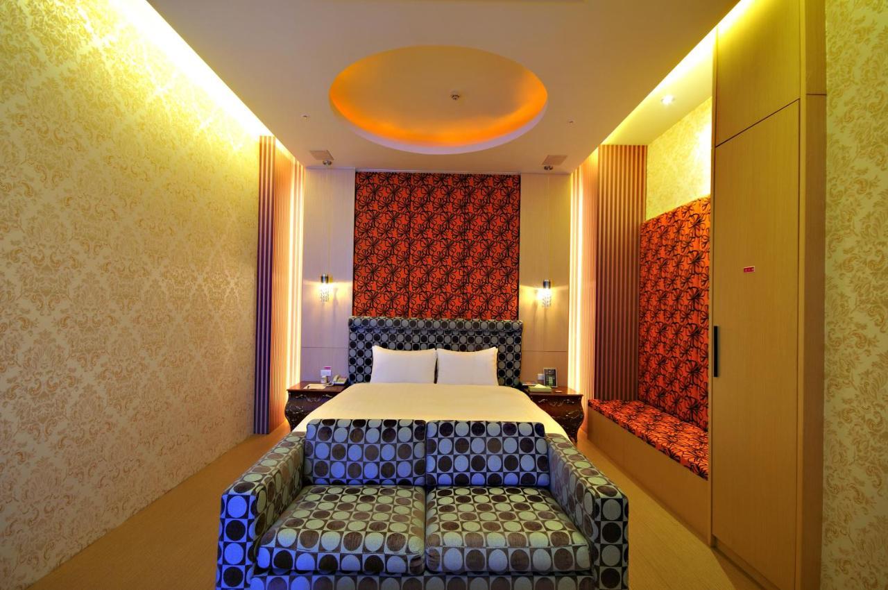 Dubai Motel Yilan Εξωτερικό φωτογραφία