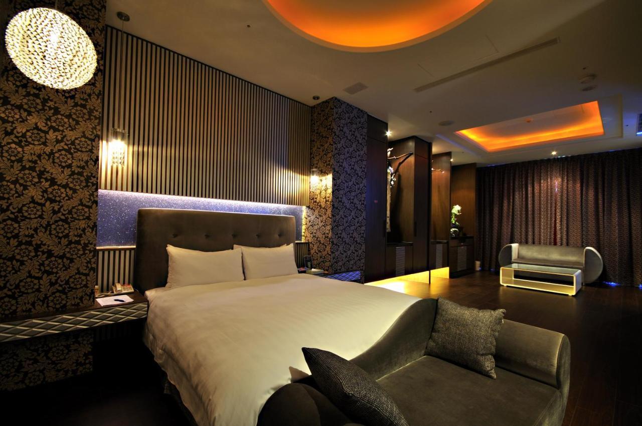 Dubai Motel Yilan Εξωτερικό φωτογραφία