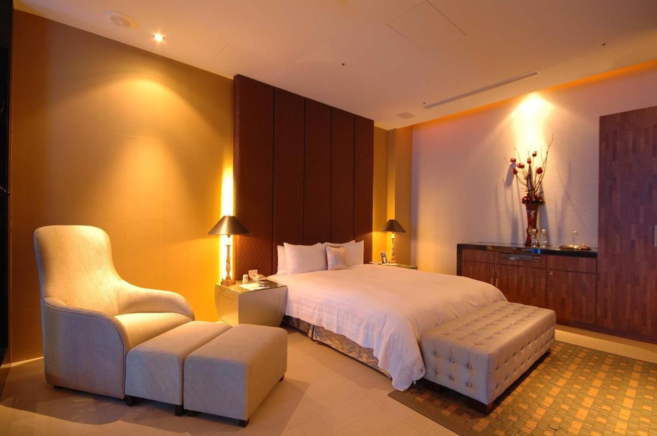 Dubai Motel Yilan Εξωτερικό φωτογραφία