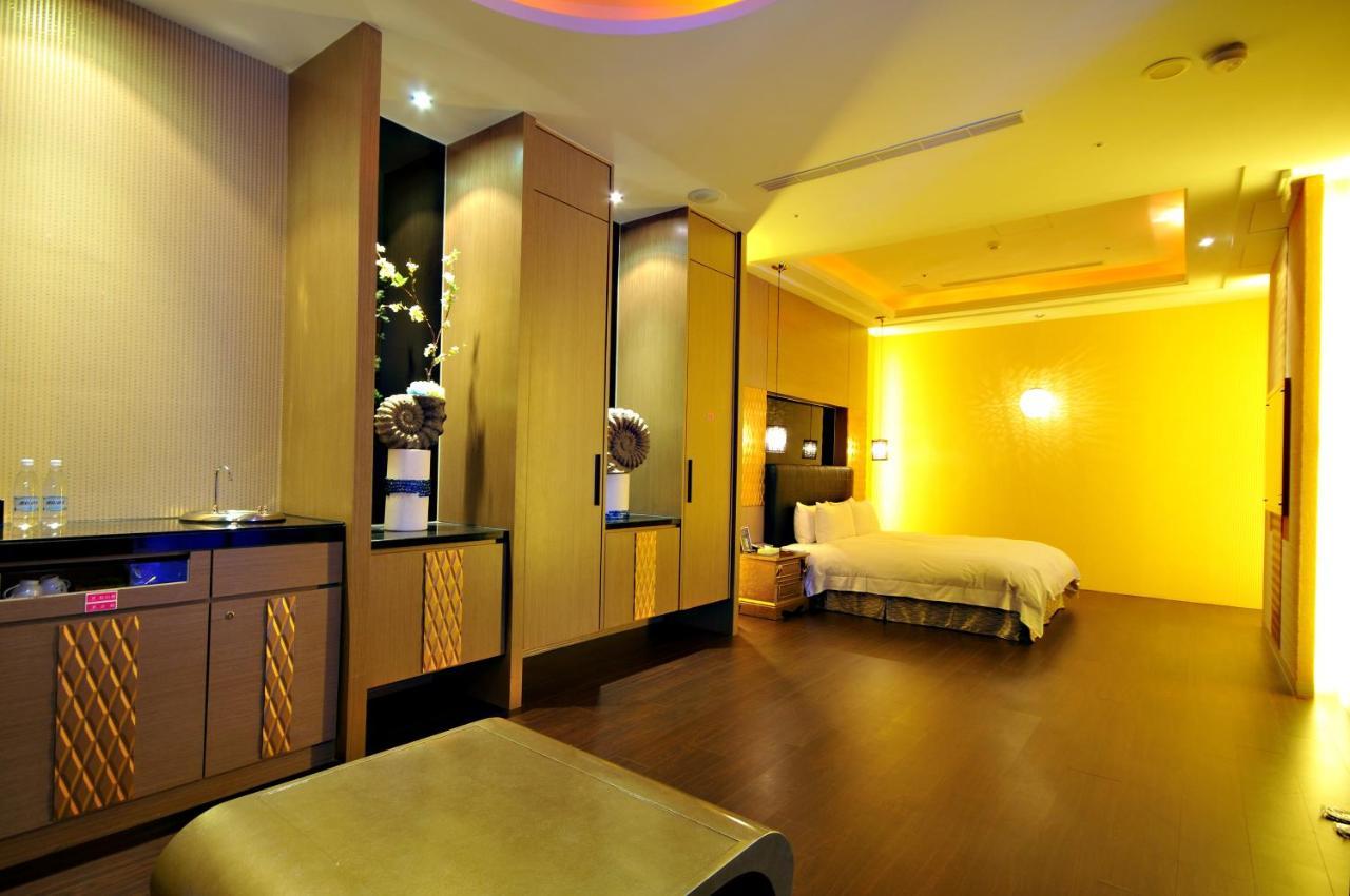 Dubai Motel Yilan Εξωτερικό φωτογραφία