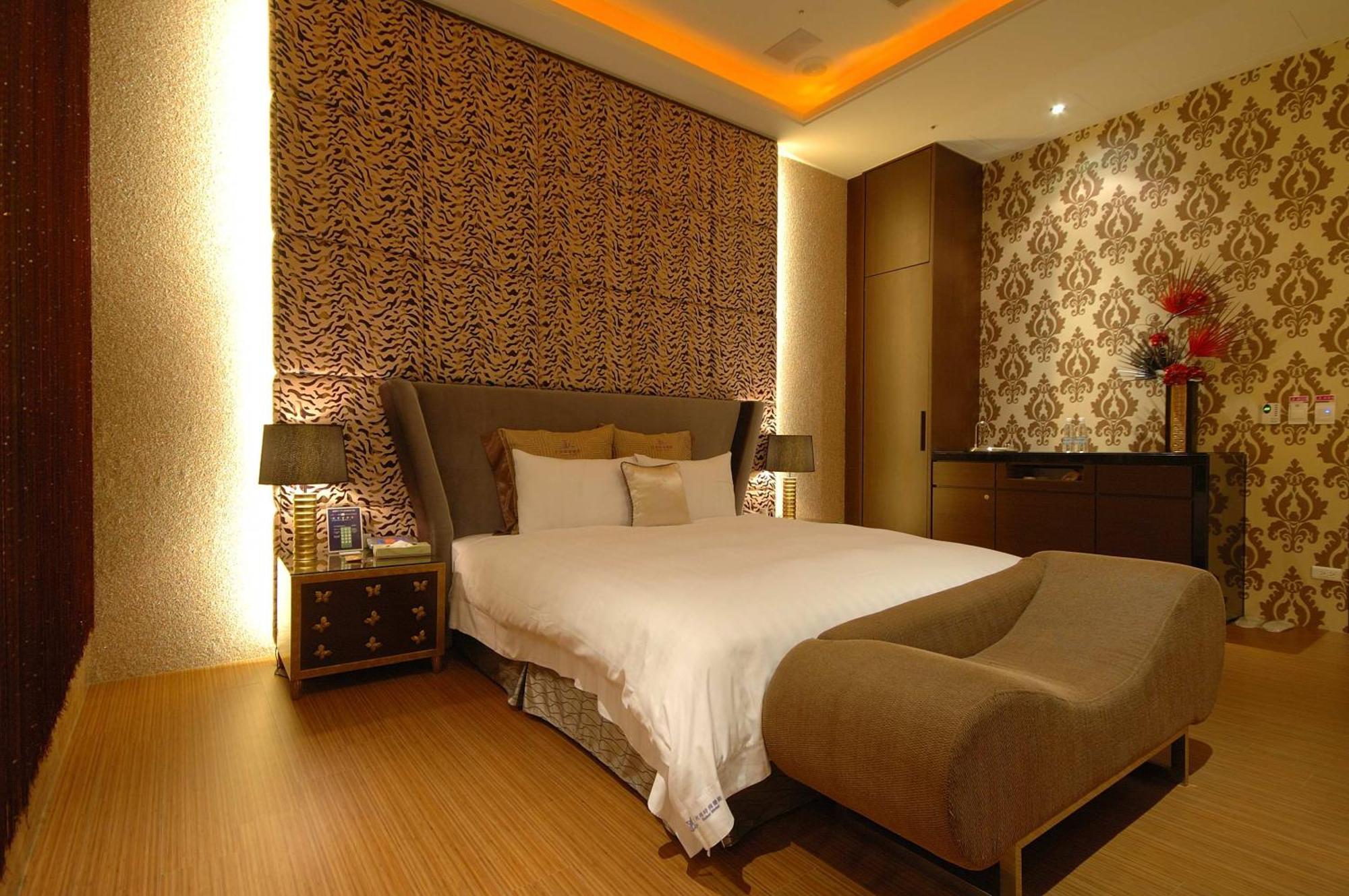 Dubai Motel Yilan Εξωτερικό φωτογραφία