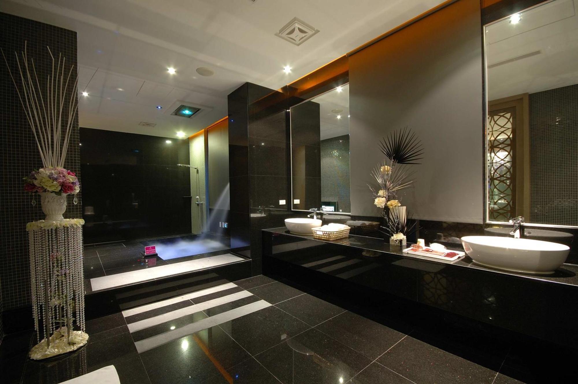 Dubai Motel Yilan Εξωτερικό φωτογραφία