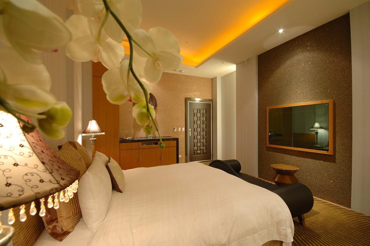 Dubai Motel Yilan Εξωτερικό φωτογραφία